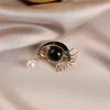 Moda Europea y Americana Creativo Ojo Negro Gafas Lágrima Pestaña Broche con Diamantes y Perlas Lágrima Ojo Pin Accesorio