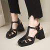 Sapatos de Salto Alto Romanos Vazados Baotou para Mulheres Verão Nova Moda Bico Quadrado Costas Vazadas Salto Grosso Sandálias de Fivela de Uma Palavra para Mulheres