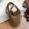 Bolso Tote Estilo Coreano Estilo Occidental para Mujer 2025 Invierno Nuevo Nicho Hombro Único de Lana Lindo con Flores Bolso de Hombro para Mujer