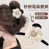 Presilha de cabelo de pelúcia cor de café estilo coreano, um acessório de cabelo sofisticado e versátil para mulheres, tamanho grande, realça o volume do cabelo, estilo presilha de tubarão