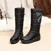 Botas talla 40-44 botas de nieve comercio exterior zapatos de mujer botas nuevas de mujer fondo grueso botas de algodón botas de plumón una generación de cabello