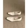 Sapatos de Couro Femininos Retro Tendência Estilosos Macios com Aumento de Altura para o Dia a Dia 2026 Novos Mocassins Versáteis de Bico Quadrado