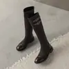 Nuevas Botas Altas de Ante Cosido Estilo Callejero Estilo Europeo y Americano Botas de Caballero Botas de Tacón Bajo Grueso Tallas Grandes 33-43 Botas de Exportación