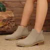 Botas de Moda Transfronteiriças Novas Outono/Inverno 2026 para Mulheres, Bico Fino, Tamanho Grande, Salto Grosso, Estilo Europeu e Americano, Zíper Traseiro, Sapatilhas da Moda
