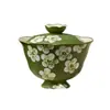Taza de té de cerámica con borde floral y tapa, pintada a mano con flores de primavera, diseñada para mujeres, con un estilo fresco y sencillo.
