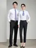 Camisa de manga comprida sem ferro e resistente a rugas, design unissex, adequada para entrevistas, trajes de trabalho, business casual e vestuário formal; também ideal como uniforme de trabalho para a equipe de vendas em concessionárias de carros 4S