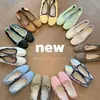 Zapatos de ballet de tacón bajo con lazo de colores para mujer, nuevo estilo primavera/verano, cómodos y versátiles zapatos planos de abuela, zapatos de un solo color de punta poco profunda