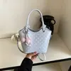 Bolso de mano de lunares estilo coreano transfronterizo para mujer, nuevo popular versátil de otoño 2026 para hombro y bandolera