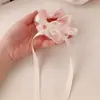 Goma para el pelo con lazo de cinta de flor de rosa suave, Elástico versátil y elegante para el cabello para mujer