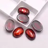 Gema cabujón ovalada lisa de fondo plano color rojo granada para joyería de doble uso en anillo y colgante