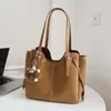 Bolsa de Ombro Estilo Novo Outono e Inverno 2025, Bolsa Tote Retro de Camurça, Bolsa de Ombro da Moda de Grande Capacidade para Trabalho