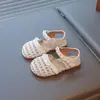 Sandalias de Princesa para Niña Lindas de Punta Cerrada Verano 2025 Nuevos Zapatos Infantiles para Niña Perla Suela Suave Zapatos de Playa