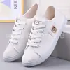 Novos Sapatos de Lona de Comércio Exterior Primavera e Outono para Estudantes Femininas, Modernos, Confortáveis, Leves, Sapatos Casuais, Sapatos de Tecido Respiráveis Old Beijing