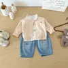 Conjunto Cardigan de Tricô Dianxi Spring Novo Estilo para Bebês Meninas, Jaqueta Suéter, Camisa e Calça Jeans Conjunto de Três Peças
