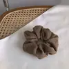 Faixa de Cabelo de Veludo Feminina Coreia do Sul Popular na Internet Anel de Cabelo de Intestino Grosso Elástico Corda de Amarrar Estilo Gentil Adorno de Cabeça Simples Adorno de Cabeça com Flor Corda de Cabelo
