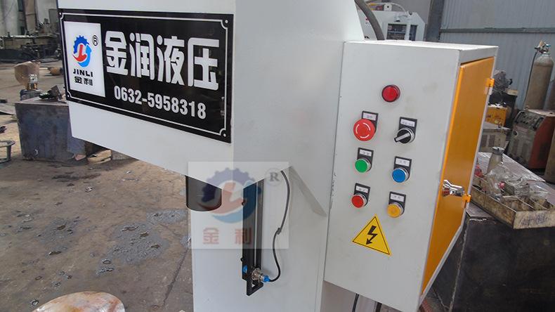 5吨单臂液压机实物图5