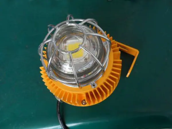DGS70-127B(F)矿用隔爆型巷道灯.jpg
