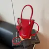 Bolsa Saco Super Popular para Mulheres Pedido Estrangeiro Novo Verão 2025 Design de Nicho de Alta Qualidade Bolsa de Mão Transversal Bolsa para Celular
