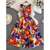 Vestido Feminino de Verão com Estampa Floral e Ajuste na Cintura