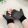 Exportación Mayorista Deportiva Guantes de Yoga para Mujer de Medio Dedo para Practicar Yoga, Guantes de Yoga Antideslizantes, Guantes de Fitness de Acrílico