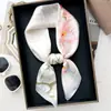 Bufanda Nueva Estilo Coreano 2026 para Mujer, Bufanda Delgada de Seda para Primavera y Verano, Bufanda Cuadrada Pequeña Moderna y Elegante, Protección para el Cuello, Bufanda Pequeña Versátil para el Cuello