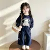 Conjunto dulce para niñas con temática de gatos para principios de otoño, conjunto de sudadera con corbata de lazo y pantalones de pierna ancha para niños de primavera y otoño, ropa infantil de calidad de exportación