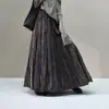 Saia Midi Plissada de Chenille com Barra Larga Outono/Inverno 2026 Feminina Cintura Alta Fluida Linha A Comprimento Médio Cobre os Quadris Afunilada Saia Guarda-Chuva
