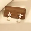 Pendientes de Flor de Zirconia y Perla Dulces Elegantes Estilo Coreano para Mujer Oro y Plata Pendientes Versátiles Pendientes Versátiles