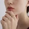 Anillo Dorado Estilo Coreano Diseño de Nicho Femenino Estilo Frío Anillo para Dedo de Comida Lujo Ligero Gama Alta Versátil Anillo Abierto de Flor