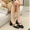 Populares zapatos de mujer de cuero suave con tacón grueso elegante, nuevos zapatos Mary Jane franceses de otoño 2026, zapatos de cuero rojos para mujer