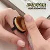 Novo pincel de pré-tratamento para nail art estilo anel, tipo com alça para o dedo, cerdas finas e macias, para remoção de pó das unhas
