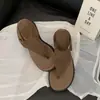 Chinelos Plataforma Aumentadores de Altura 4cm Novo Estilo para Mulheres, Sandálias de Verão para Uso Externo, Estilo Versátil para Férias na Praia