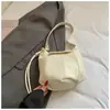 Bolsa Saco Estilo Coreano 2026 Primavera Nova Moda Bolsa de Alto Valor para Mulheres, Adequada para o Trabalho e Uso Casual, Bolsa de Ombro e Transversal Estilosa