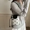Bolso Cubo Retro de Alto Estilo Nuevo 2026 para Mujer, Bolso de Hombro y Cruzado de Gama Alta de Nicho, Bolso Sencillo y Versátil para Teléfono