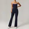 Body feminino popular estilo europeu e americano com sutiã embutido, roupa de yoga com absorção de choque, adequado para esportes, corrida e fitness, apresentando um design justo e pernas levemente flare