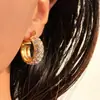 Dazan Wholesale En Stock Moda Transfronteriza Europea y Americana Nicho Ins Retro Acero de Titanio Completamente Diamantados Zirconia Cúbica Coral Blanco Pendientes
