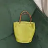 Bolsa Saco Personalizada de Couro Bovino de Primeira Camada Tingido com Vegetais, Bolsa de Ombro Versátil Retro de Grande Capacidade, Bolsa Simples e Elegante de Couro Genuíno para Mulheres
