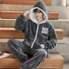 Conjunto de pijama masculino de inverno com capuz e zíper, em flanela coral com estampa de desenho animado, de manga comprida, modelagem solta, quente e espesso, com gola alta