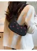 Bolso de hombro, bolso cruzado y bolso de mano transfronterizo 2026 nuevo con estampado floral y de lunares - un bolso simple, moderno y versátil con temática de fresas, disponible para venta al por mayor transfronteriza