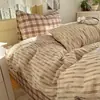 Juego de cuatro piezas de algodón 100% teñido en hilo, lavado, estilo ins Clase A, con rayas mixtas de jacquard y cuadros, etiqueta de tejido relajado, ropa de cama de algodón puro