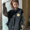 Jaqueta de Baseball Americana para Mulheres 2025 Outono Nova Cor Color Block Solta Casual Redutora de Idade Versátil Top Ins Tendência Mulheres