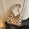 Bolso casual tipo bolsa de dumplings japonés, bolso cruzado de nailon impermeable para mujer, bolso de hombro tote de nicho para el trabajo
