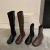 Outono/Inverno 2026 Novas Botas Meia Bico Redondo Elástica Femininas Botas Emagrecedoras Fundo Plano Aumentadoras de Altura Temperamento Versátil Puxar para Vestir Cano Alto Botas Longas