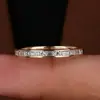 Anillo de Plata S925 Puro Simple con Incrustaciones de Diamantes Estilo Lujo Ligero para Mujer, Moda Europea y Americana Elegante, Anillo Apilable Estilo Transfronterizo