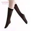 Dream rhyme 3326 color sólido sexy terciopelo antienganche seda calcetines de tubo de tres hilos ultrafinos fabricantes al por mayor