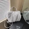 Bolsa de Pelúcia Feminina Outono Inverno Versátil Bolsa de Mão Bolsa de Pelo 2024 Moda Toque de Luxo Design Nicho Plissado Bolsa Nuvem