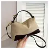 Bolso de mano vintage de ante transfronterizo para mujer, nuevo estilo coreano, bolsa Boston de gran capacidad súper popular, bolso de hombro y cruzado