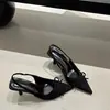 Sandalias de Punta Cerrada Estilo Hada Estampado Leopardo de Nicho para Mujer 2026 Nuevo Verano Punta Fina Tacón de Aguja Sandalias con Lazo