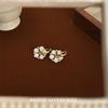 Super Fairy Camellia Shell Ear Buckle Feminino 2024 Novo Design Sense de Alta Qualidade Sense Fresh Sweet Niche All-match Elegante