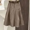 Traje de Manga Corta para Niña 2026 Verano Nuevo Estilo Ropa Infantil para Niños Mayores, Elegante Camiseta Estampada y Pantalones Falda Personalizados Conjunto de Dos Piezas